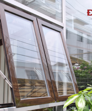 Cửa sổ mở hất 2 cánh
