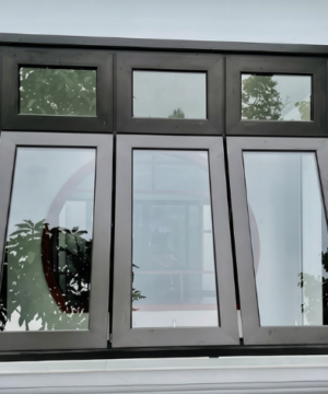 Cửa sổ mở hất 3 cánh