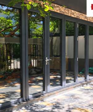 Cửa đi mở xếp gấp 8 cánh