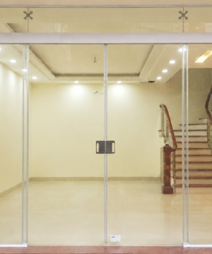 Cửa kính thủy lực đẩy ngang